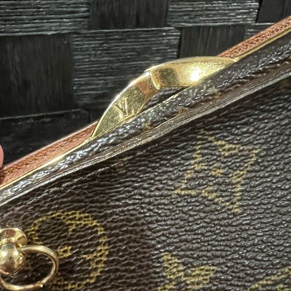 LOUIS VUITTON small wallet and crossbody - Picture 14 of 15